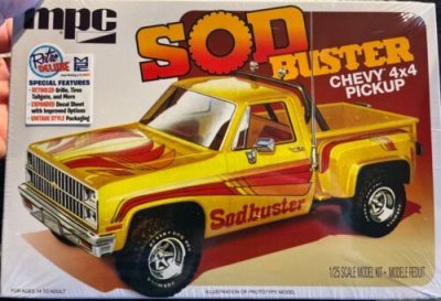 MPC972 – 1981 Chevy Stepside Pickup Sod Buster – 1/25